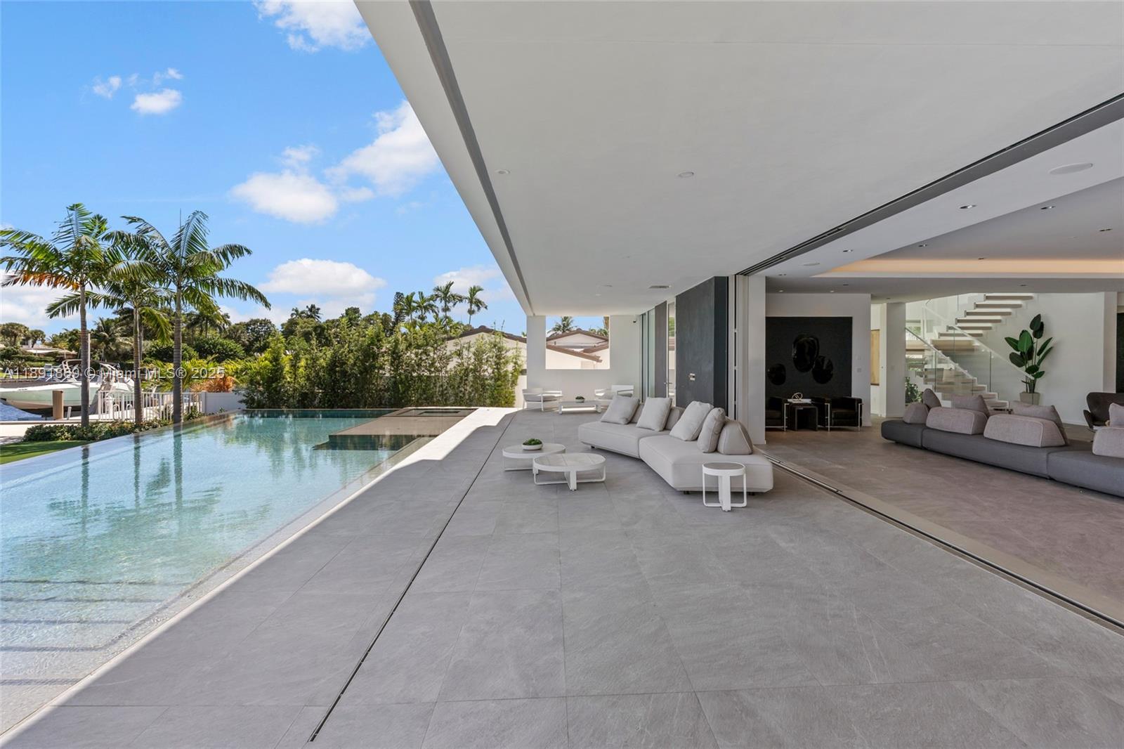 LAUDER GATE ISLES - Residential