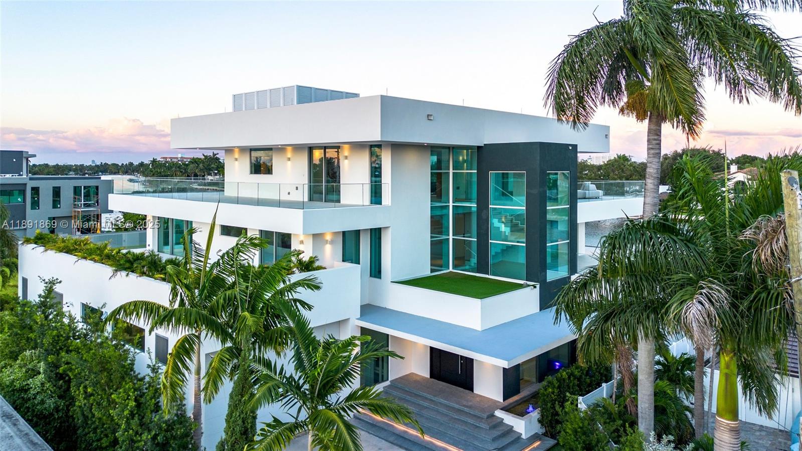 LAUDER GATE ISLES - Residential
