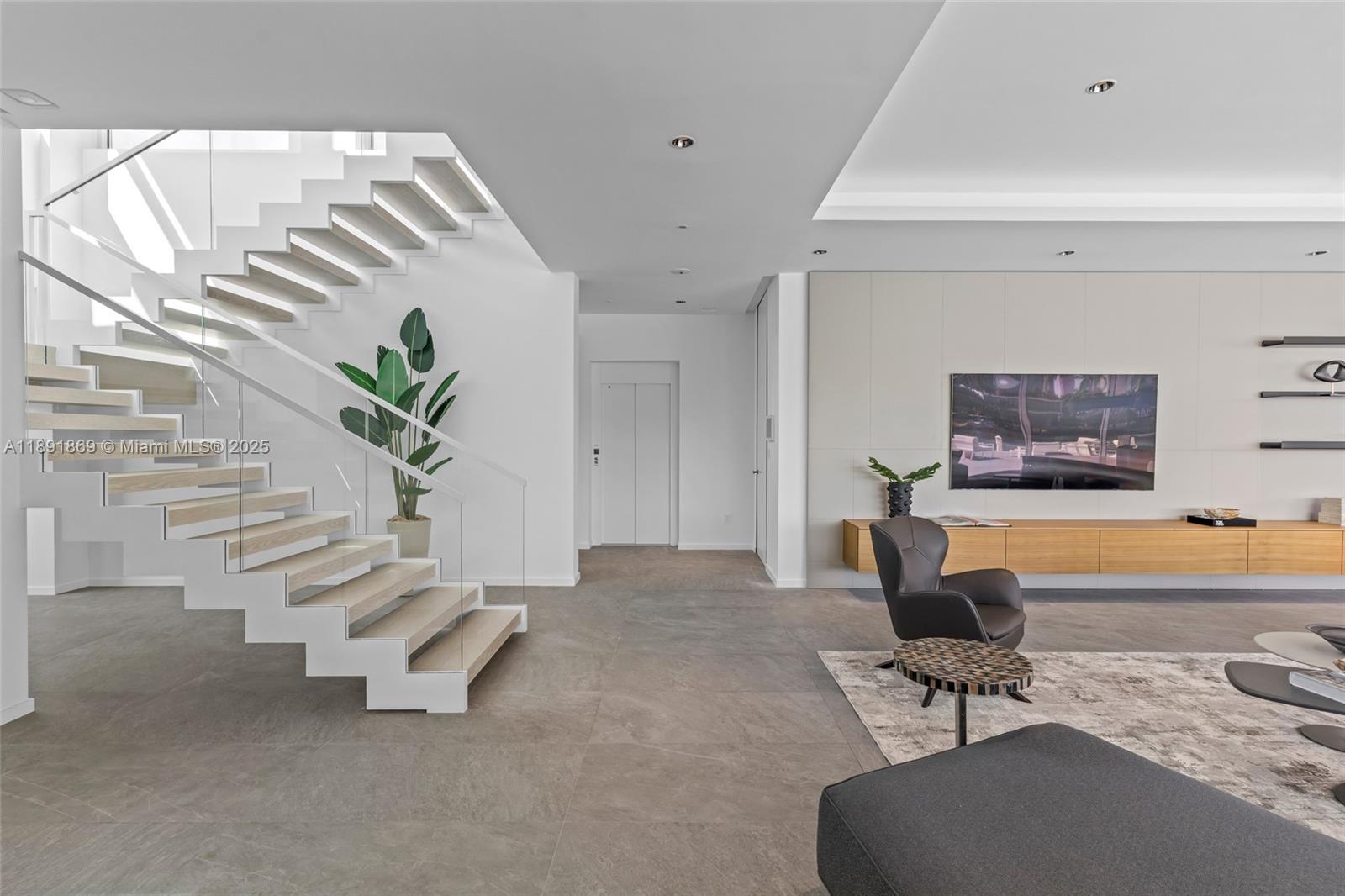 LAUDER GATE ISLES - Residential