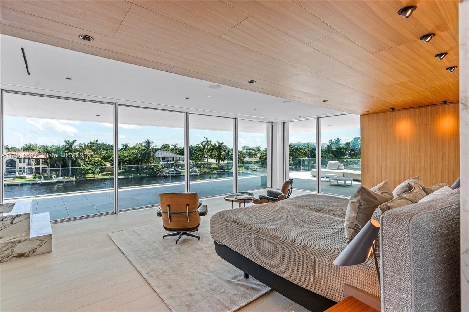 LAUDER GATE ISLES - Residential