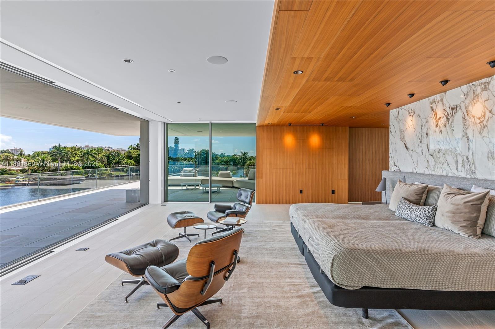 LAUDER GATE ISLES - Residential