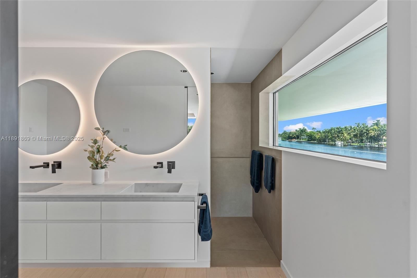 LAUDER GATE ISLES - Residential