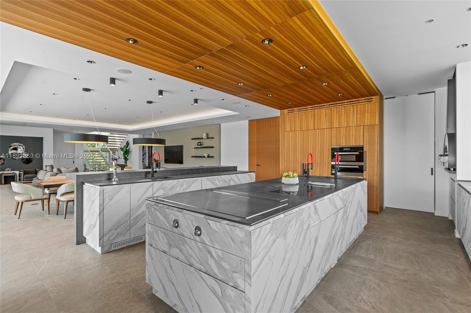 LAUDER GATE ISLES - Residential