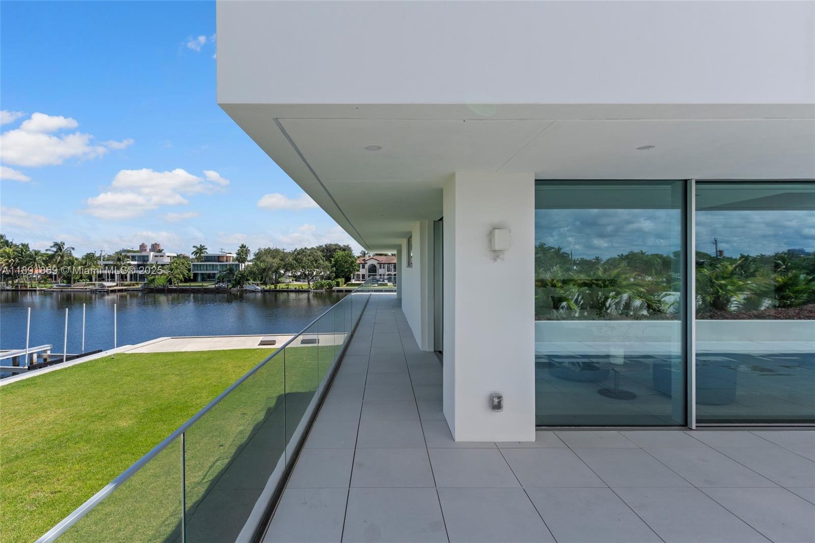 LAUDER GATE ISLES - Residential