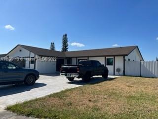 A beautiful single family home for rent in desirable neighborhood, there are 4 bedrooms and 2 bathrooms, doble car garage and big driveway, the house has space for a boat parking or Rv. The property has impact windows and doors. Excellent school district as well.