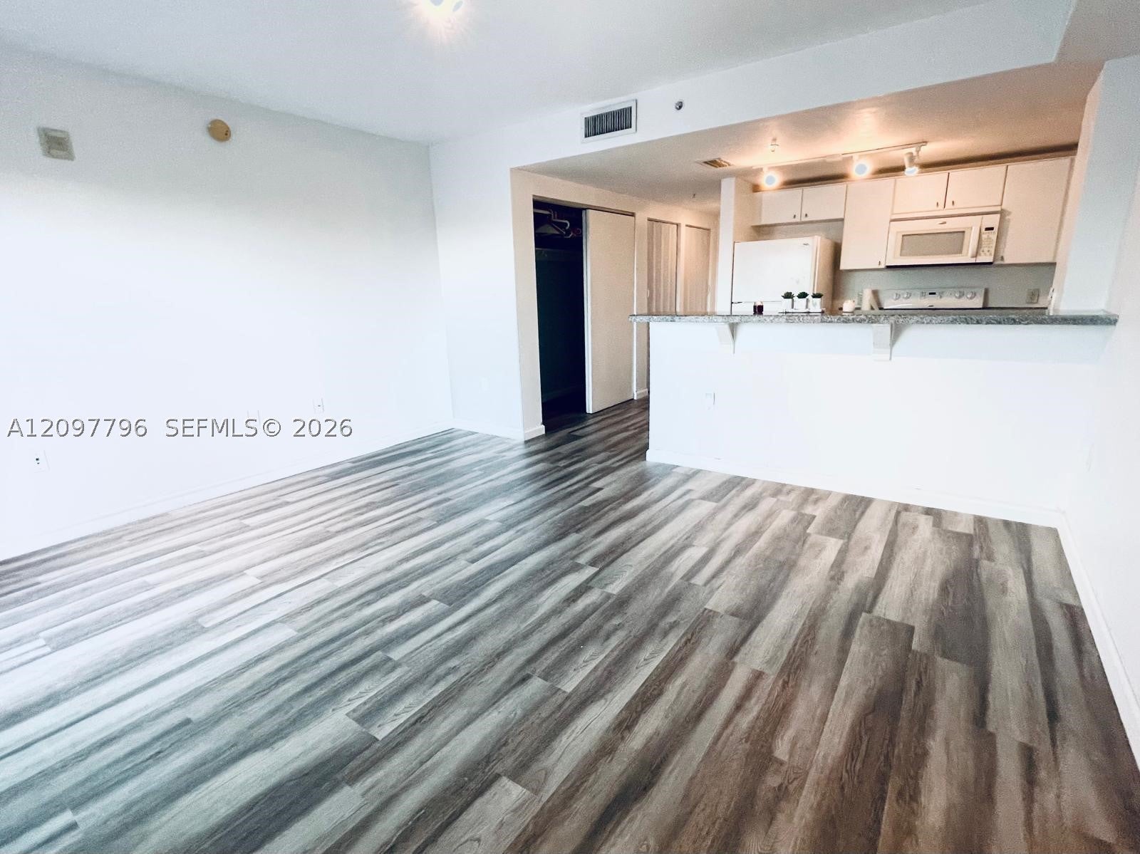 2740 SW 28th Ter 403