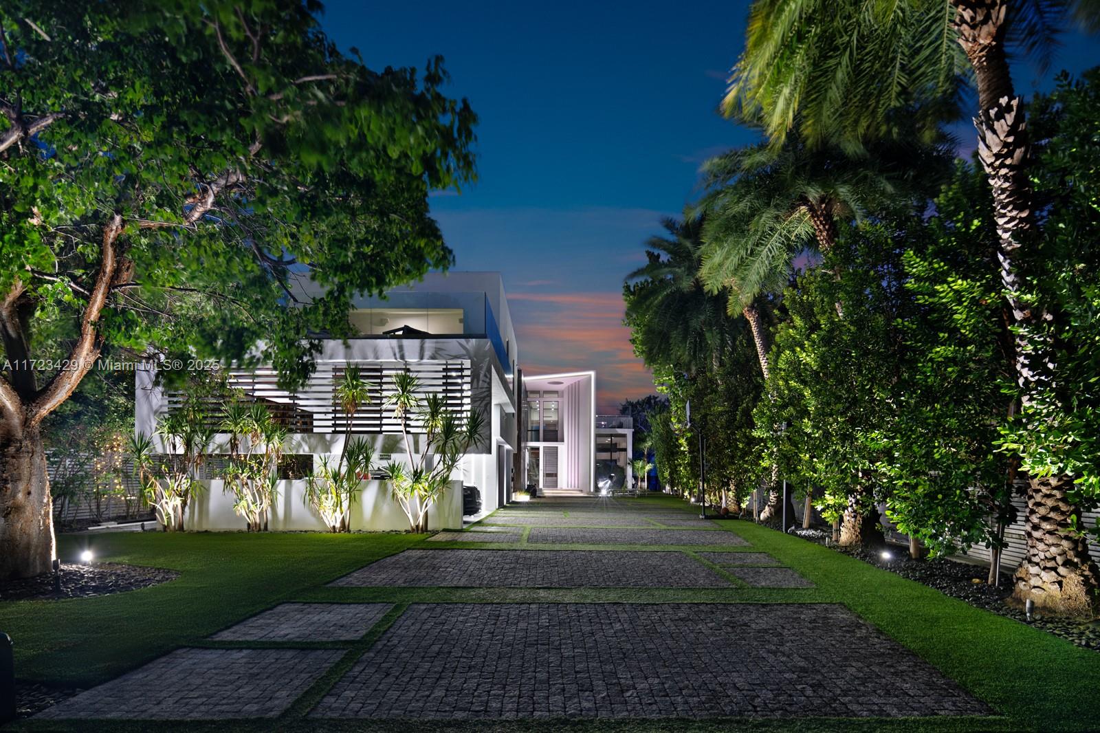 SURPRISE POINT - Residential