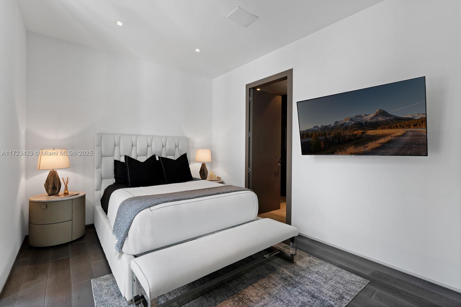 SURPRISE POINT - Residential