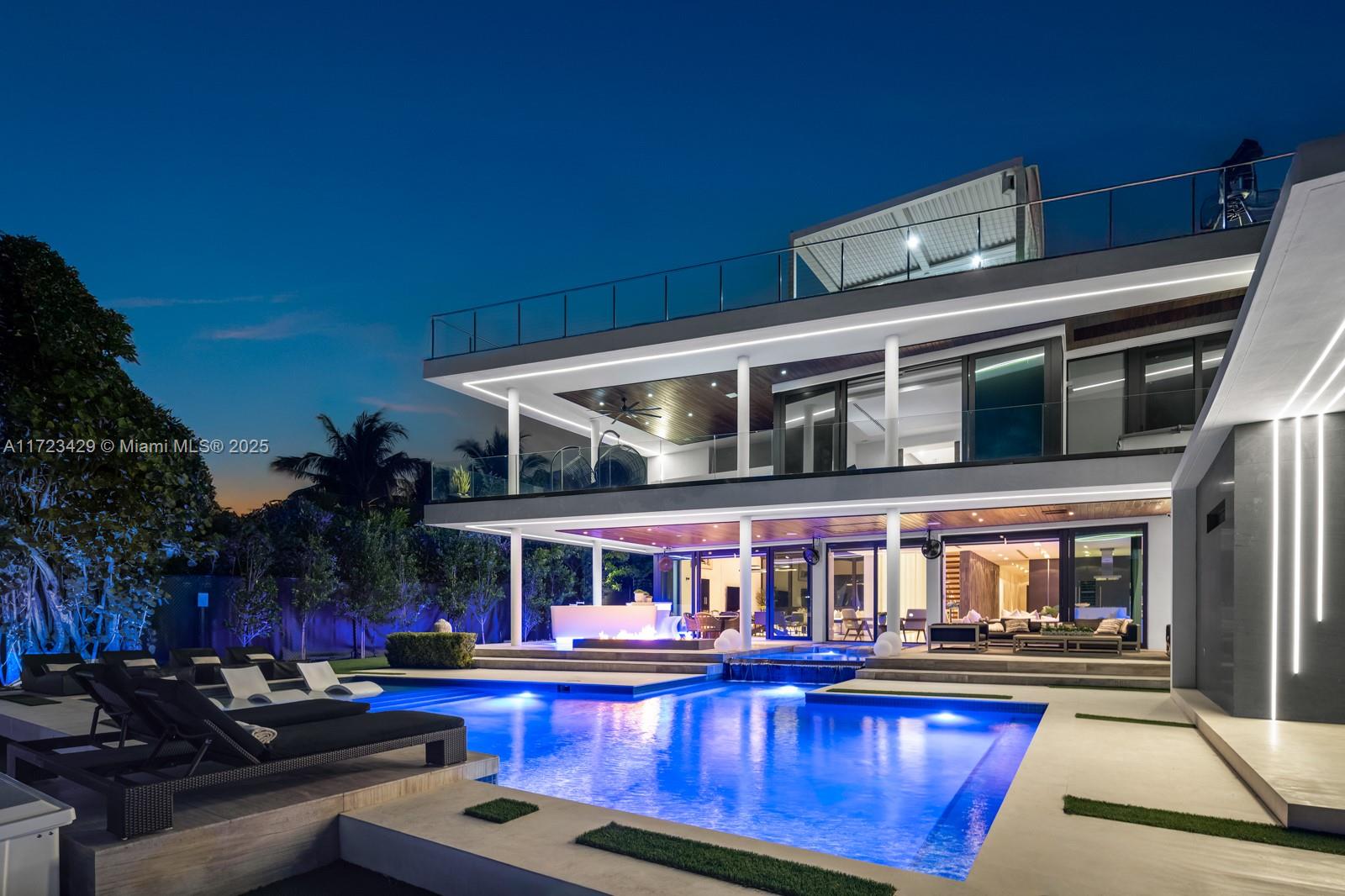SURPRISE POINT - Residential