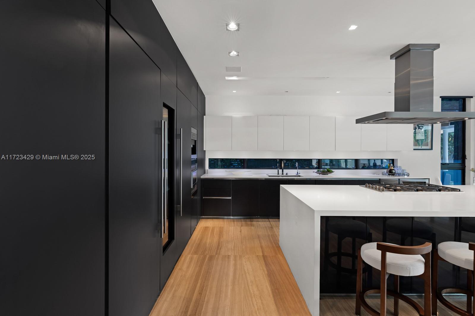 SURPRISE POINT - Residential