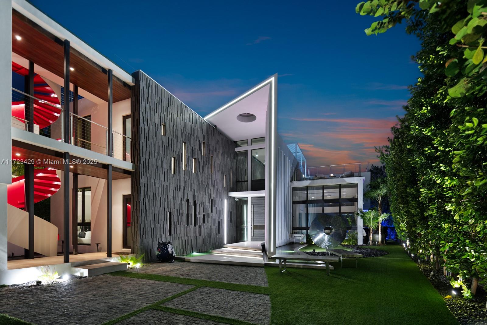 SURPRISE POINT - Residential