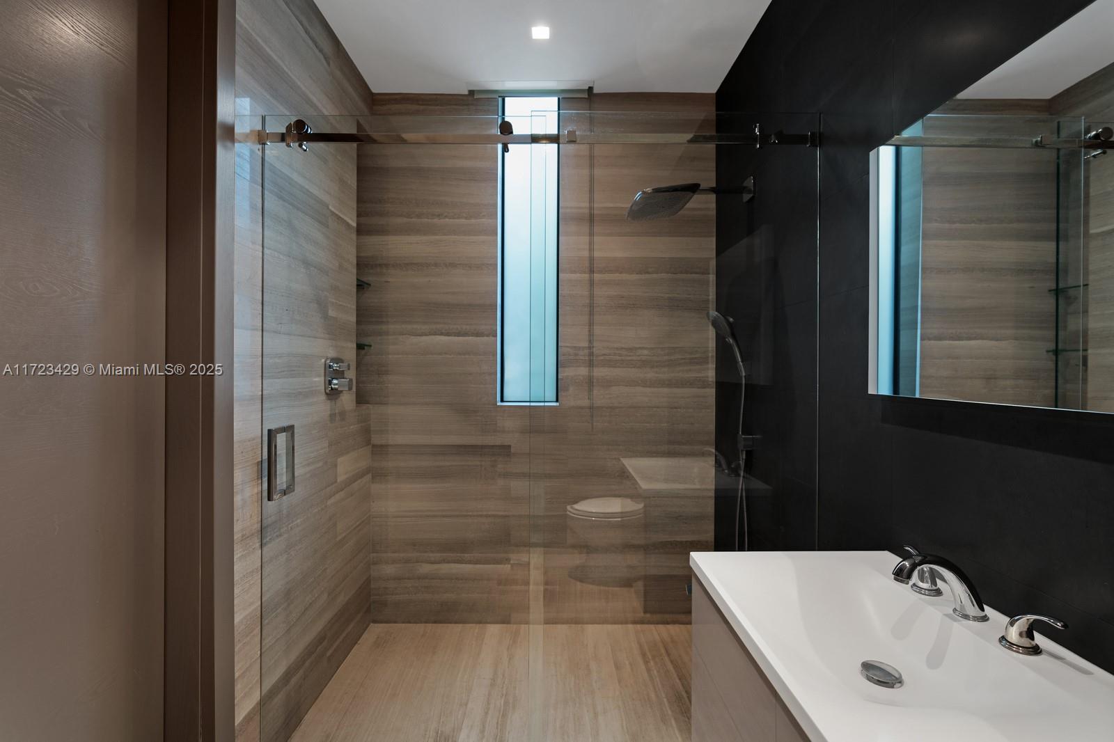 SURPRISE POINT - Residential