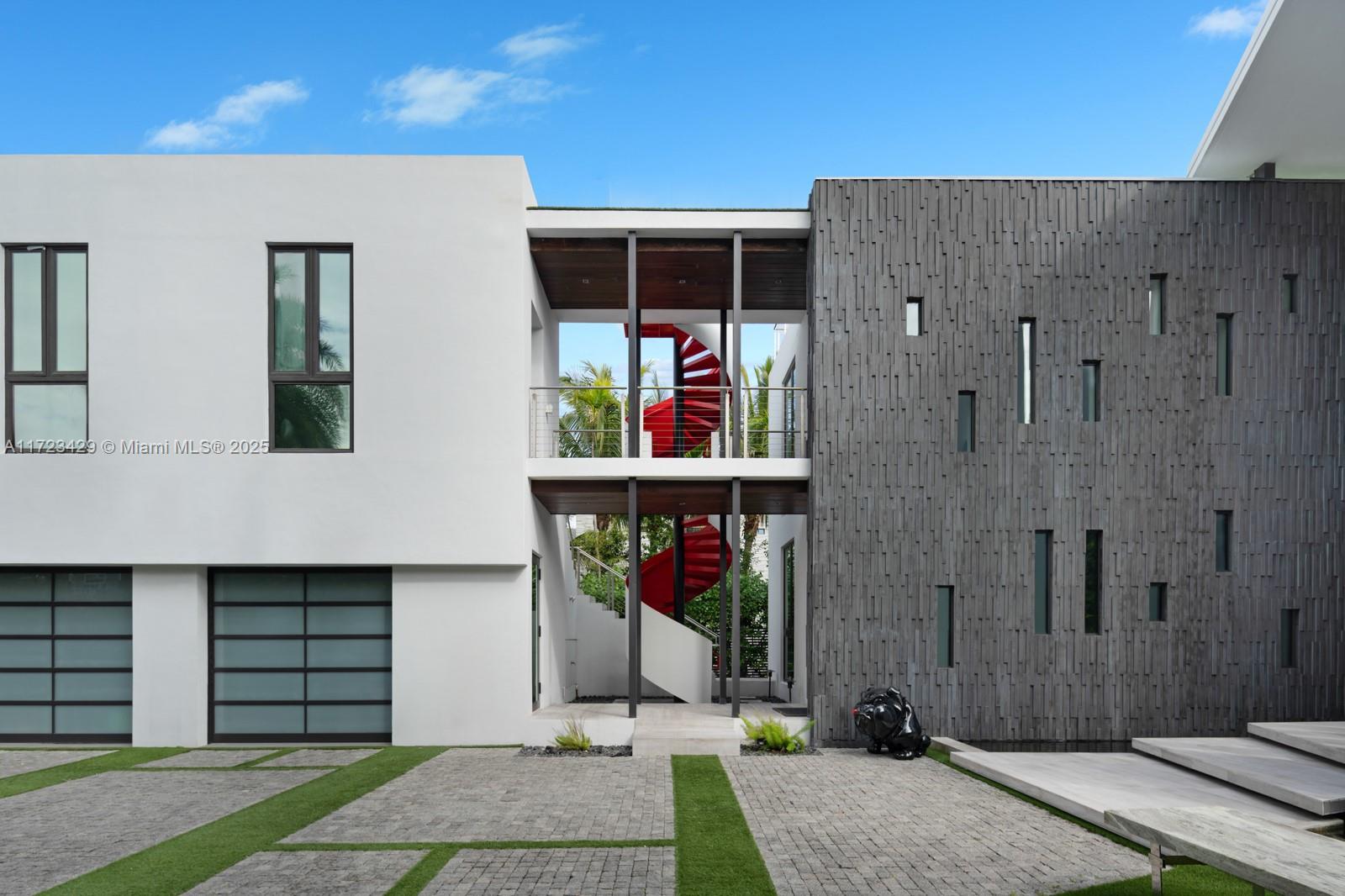 SURPRISE POINT - Residential