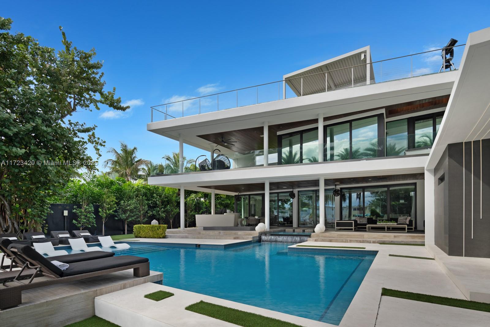 Property for Sale at 528 Lakeview Ct, Miami Beach, Miami-Dade County, Florida - Bedrooms: 5 
Bathrooms: 7  - $17,900,000