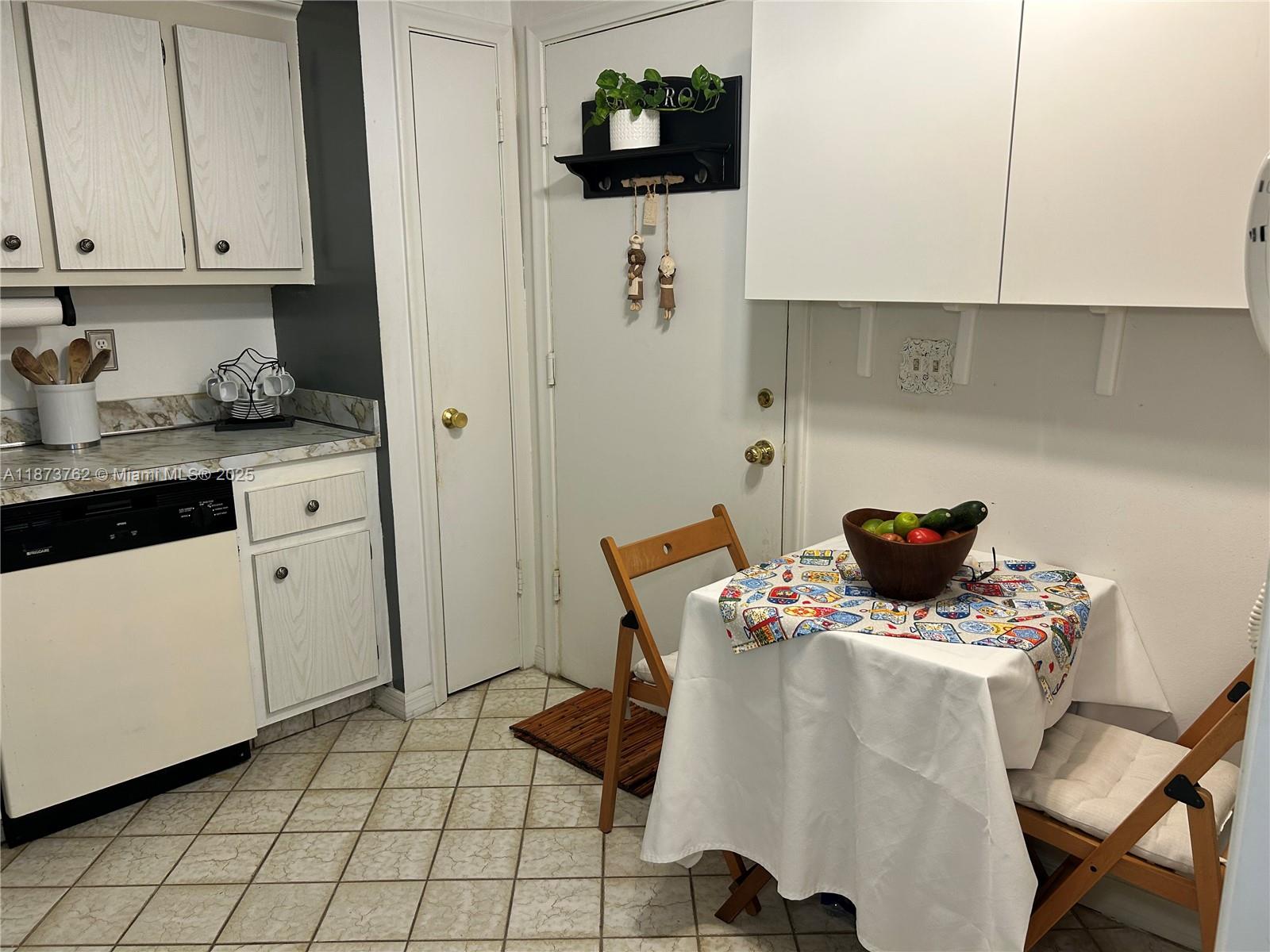 CASTLE APARTMENTS 16 COND - Residential