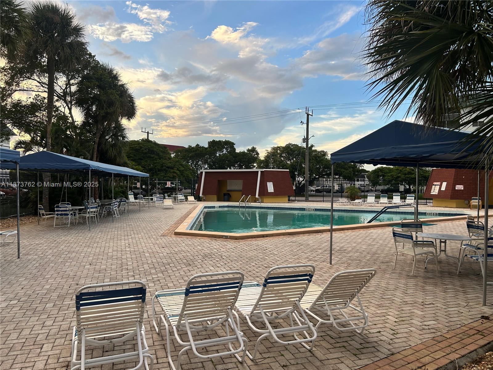 CASTLE APARTMENTS 16 COND - Residential