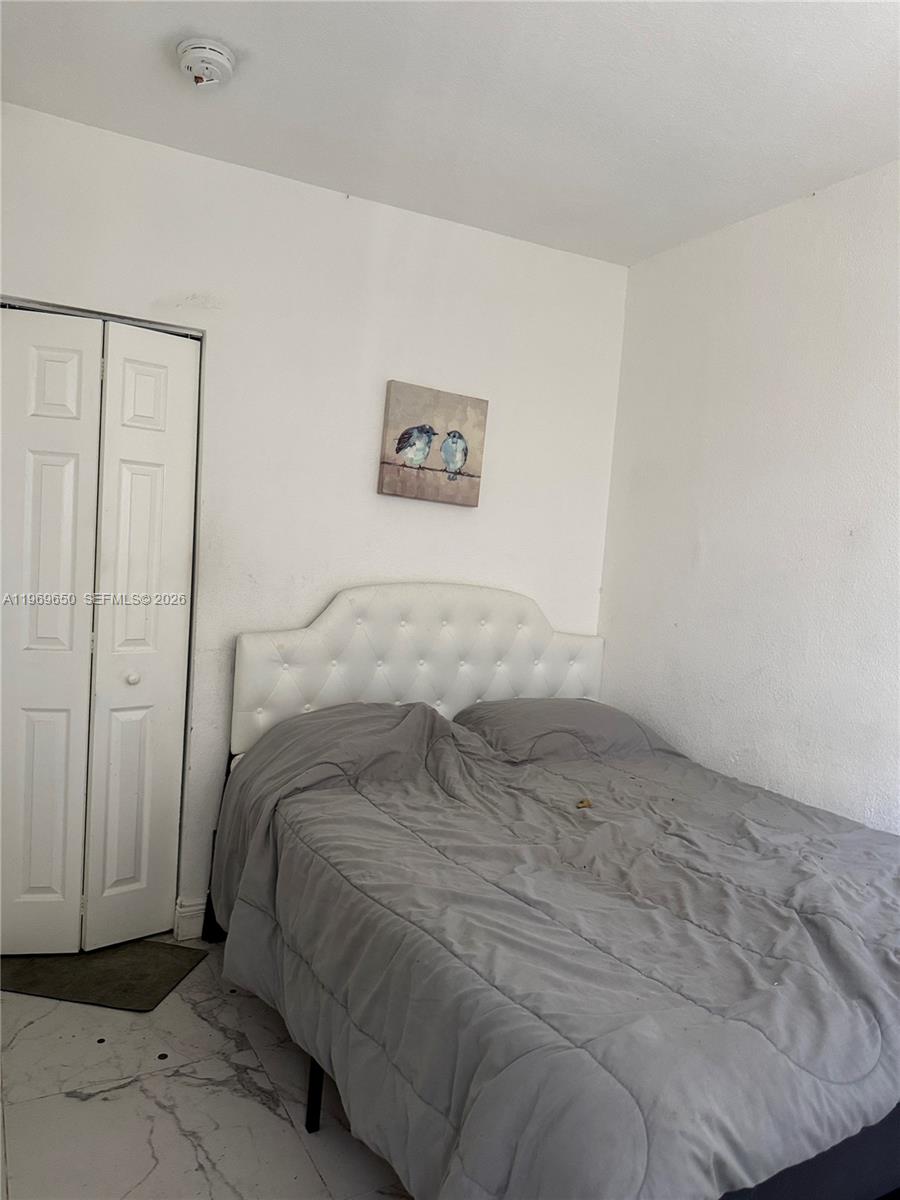 BISCAYNE BCH SUB - Residential Lease