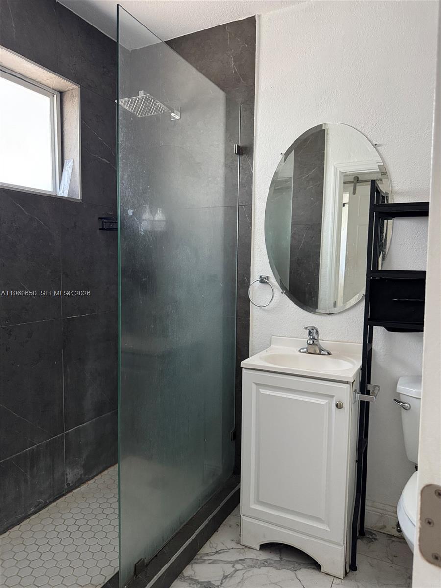 BISCAYNE BCH SUB - Residential Lease