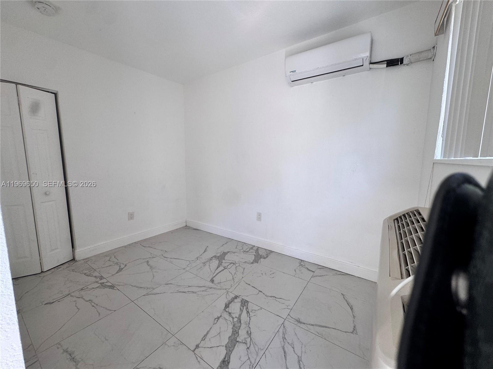 BISCAYNE BCH SUB - Residential Lease