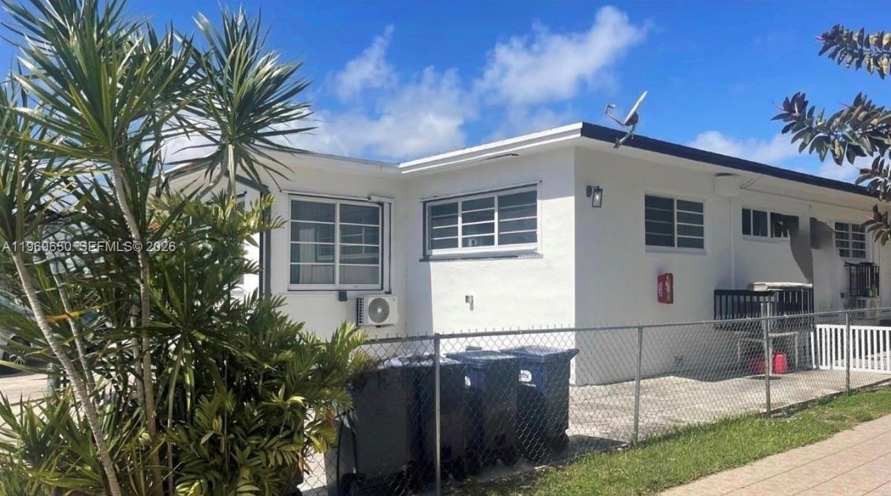 BISCAYNE BCH SUB - Residential Lease