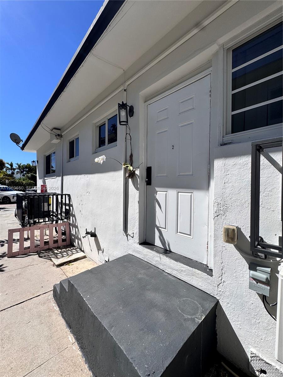 BISCAYNE BCH SUB - Residential Lease