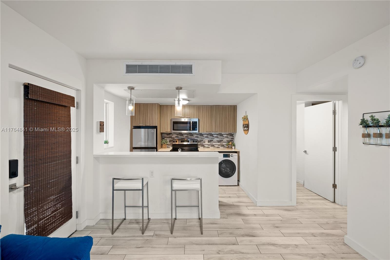 740 Meridian Ave 11