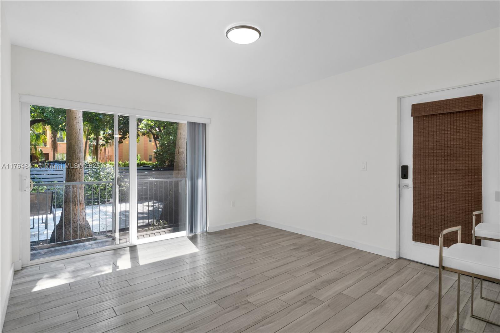 740 Meridian Ave 11