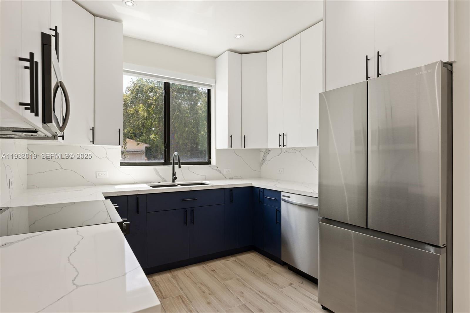 GROVELAND PARK - Residential Income