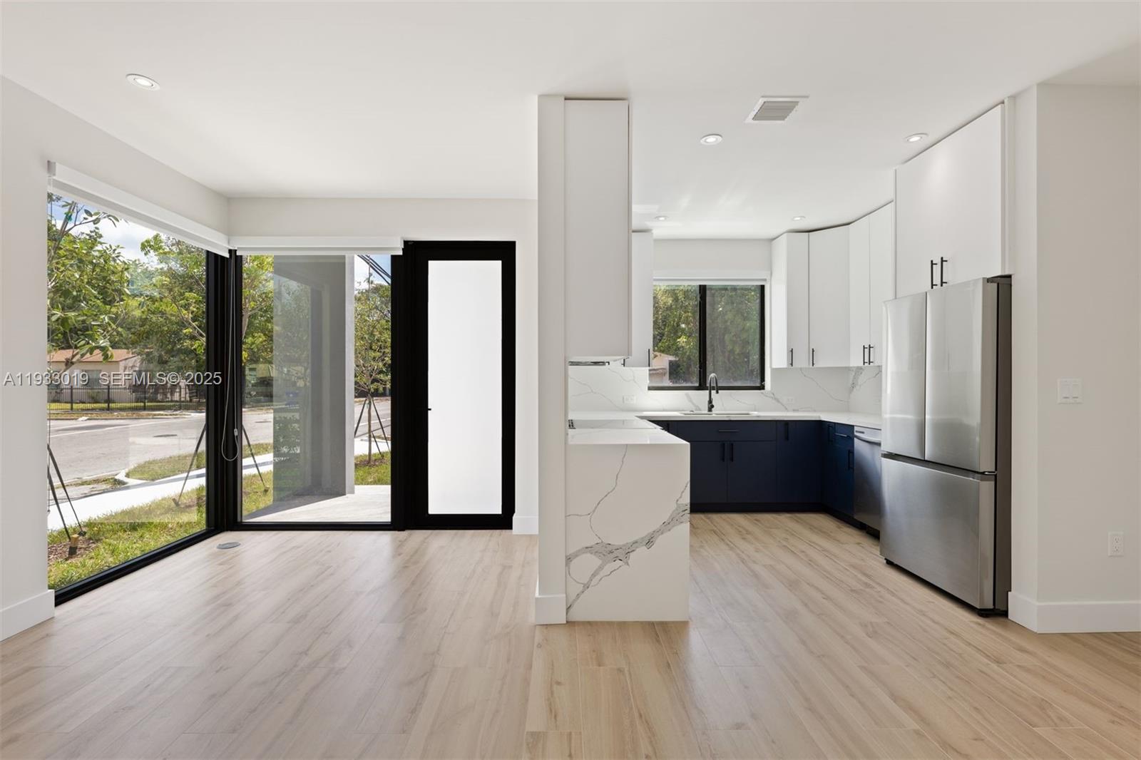 6852-6850 NW 4th AVE