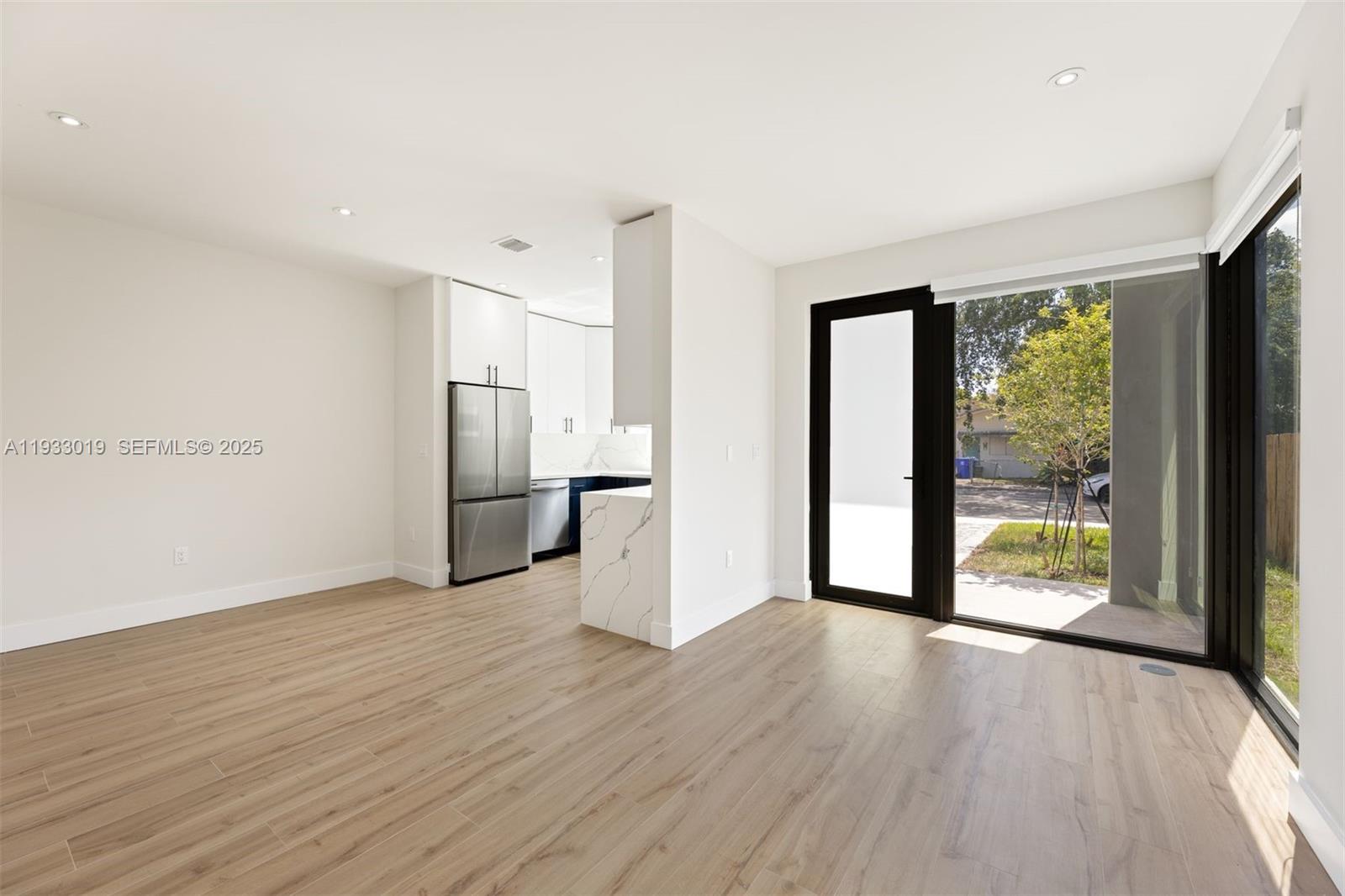 GROVELAND PARK - Residential Income