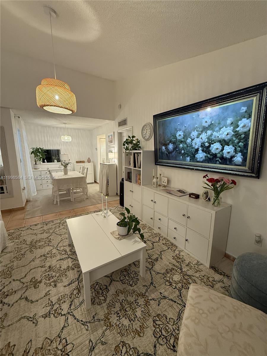 THE COURTS AT KENDALL CON - Residential