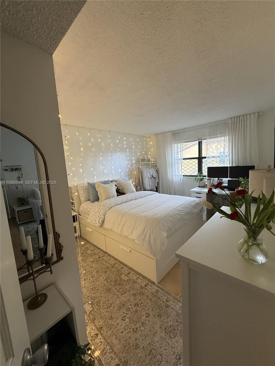 THE COURTS AT KENDALL CON - Residential