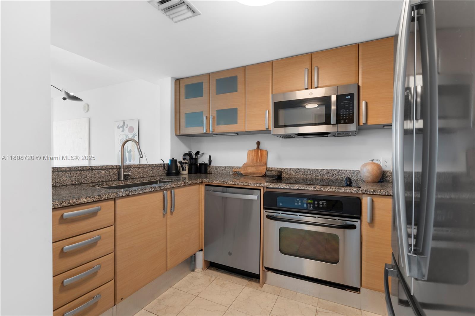 SKYLINE ON BRICKELL CONDO - Residential