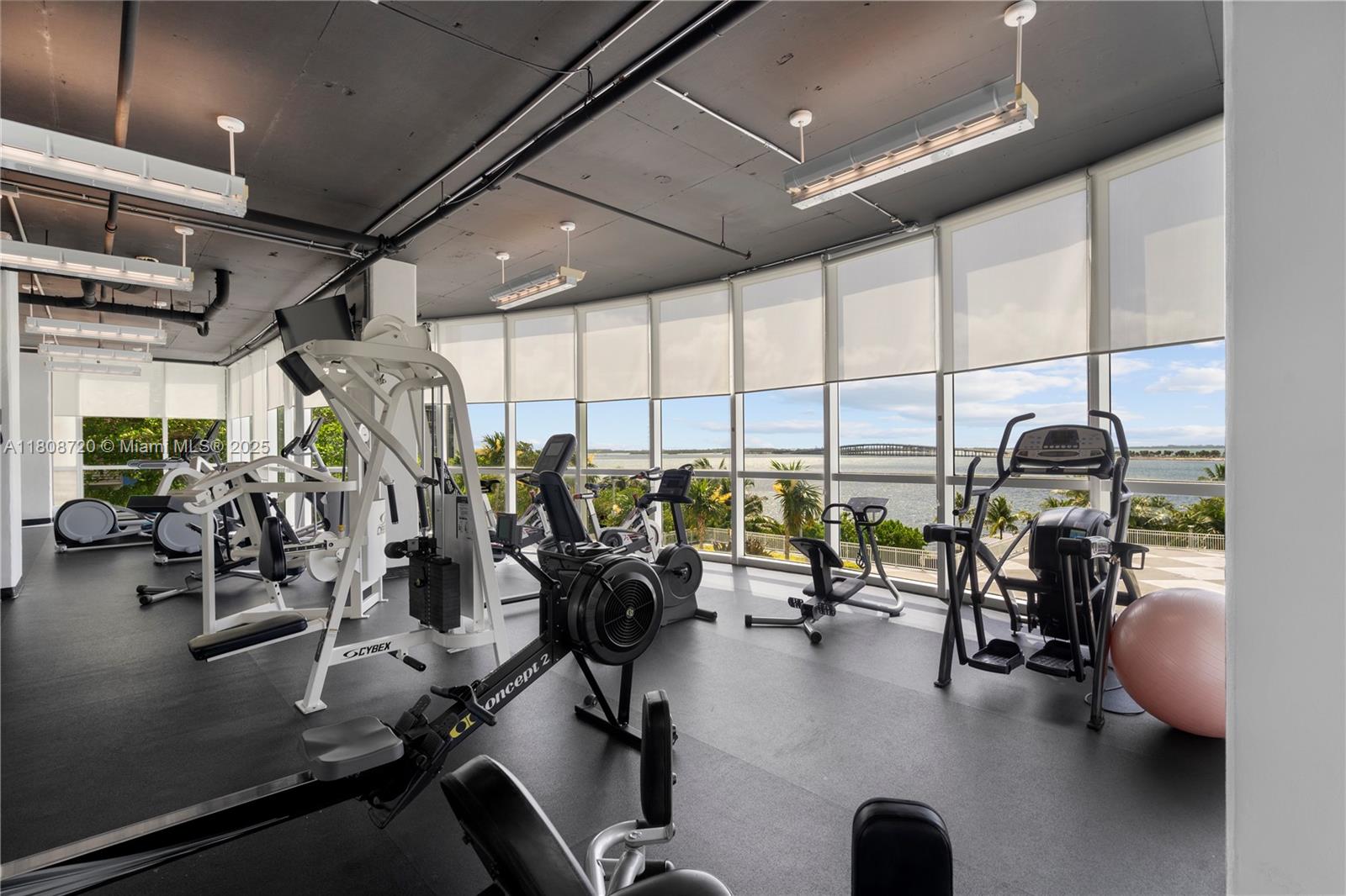 SKYLINE ON BRICKELL CONDO - Residential