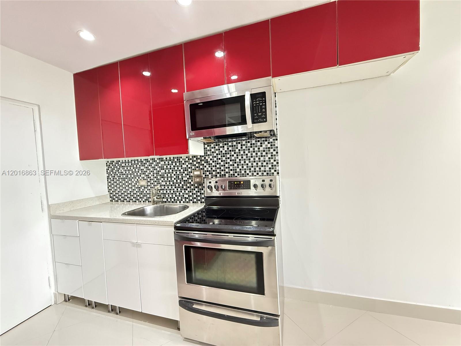 BRICKELL BAY TOWER CONDO - Residential