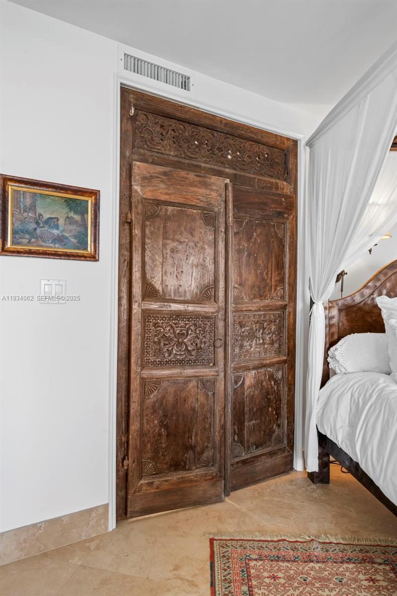 EDGEWATER BEACH TOWERS CO - Residential