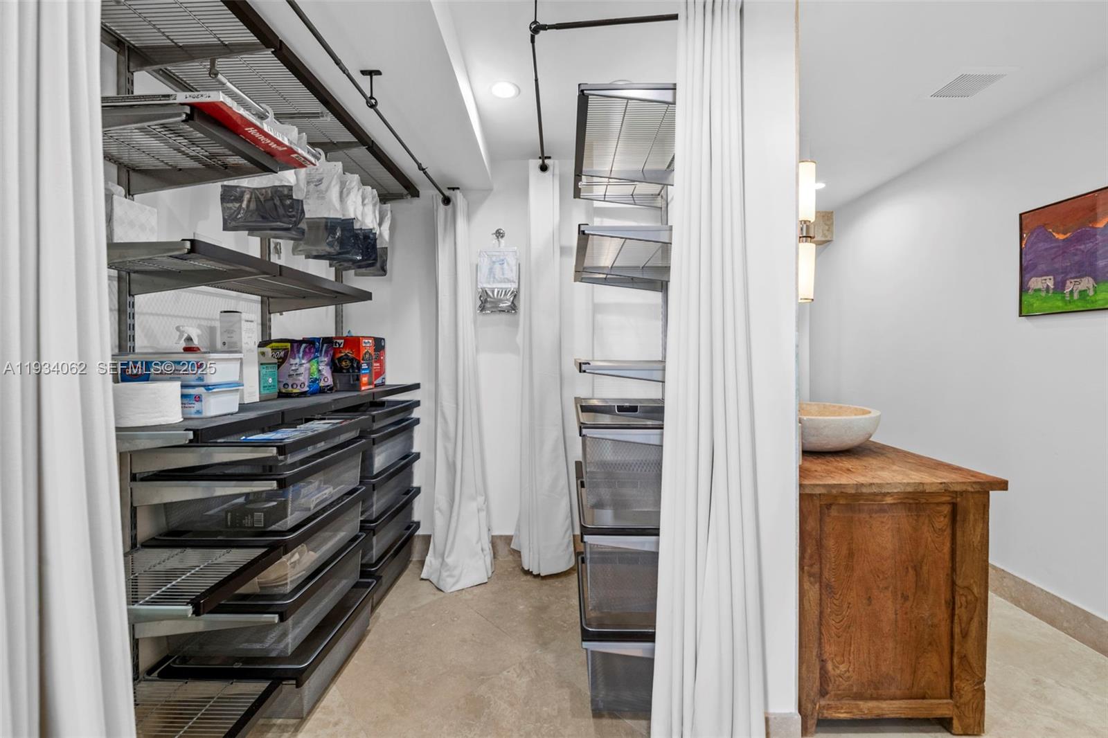 EDGEWATER BEACH TOWERS CO - Residential