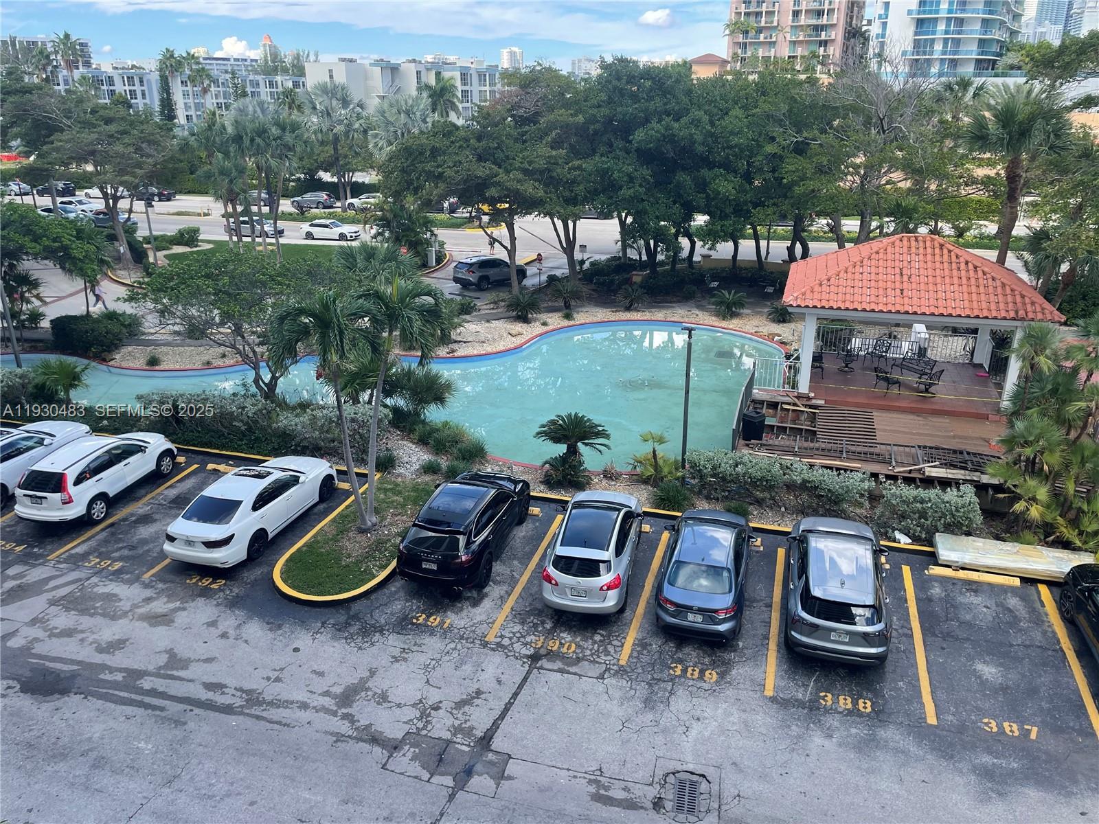 WINSTON TOWERS 600 CONDO - Residential Lease