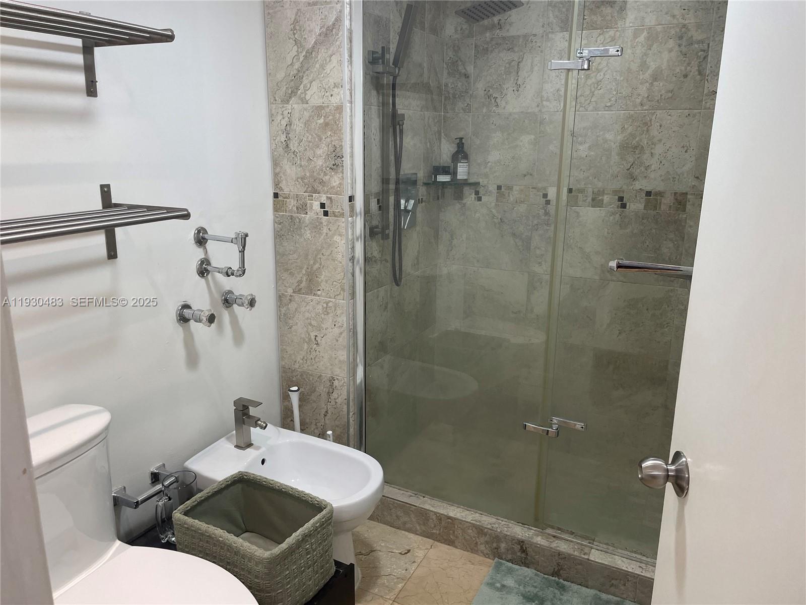 WINSTON TOWERS 600 CONDO - Residential Lease