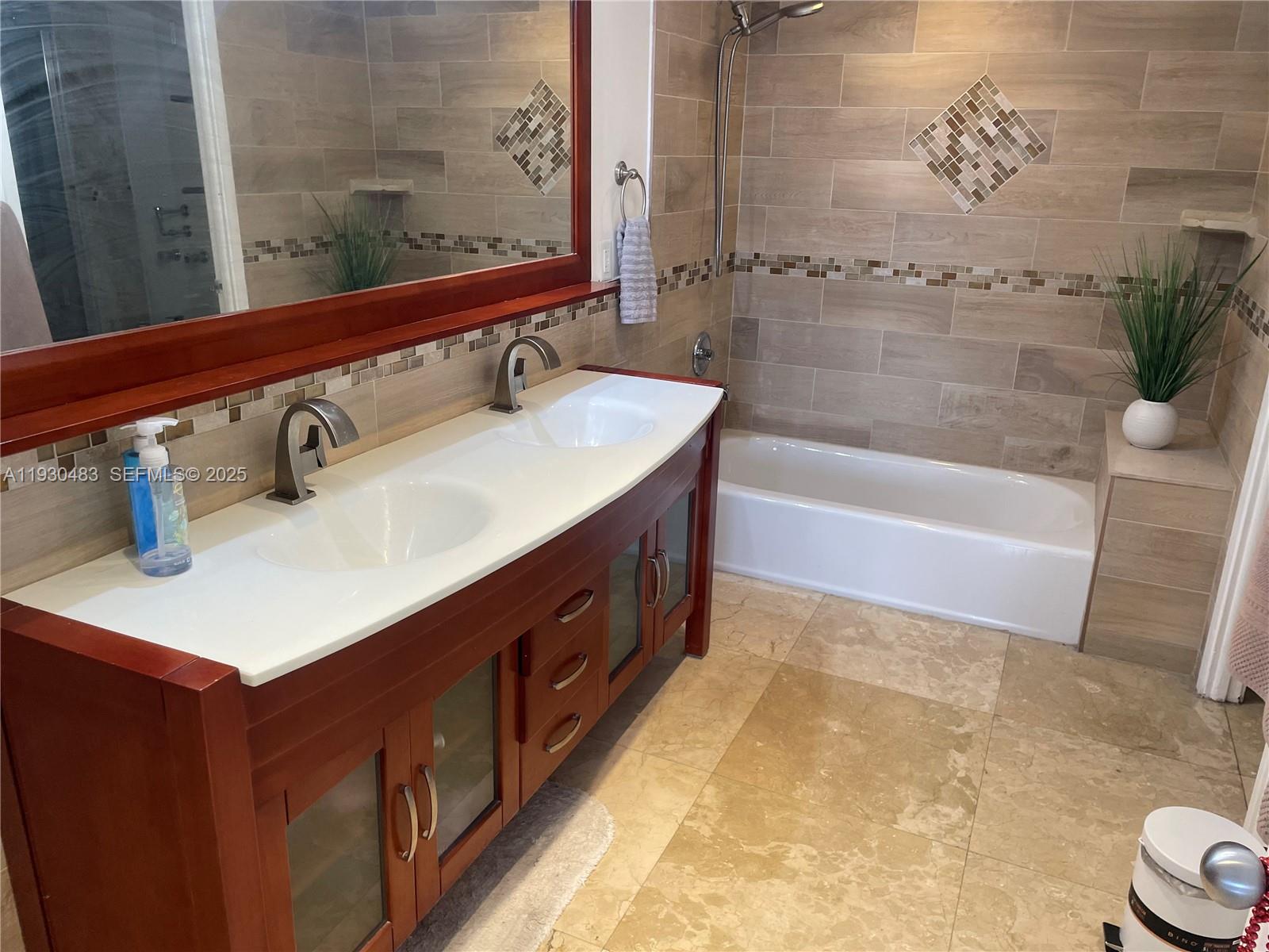 WINSTON TOWERS 600 CONDO - Residential Lease