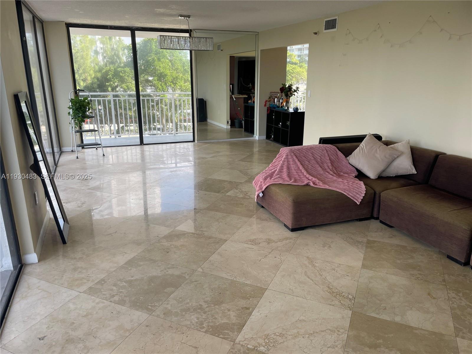 WINSTON TOWERS 600 CONDO - Residential Lease