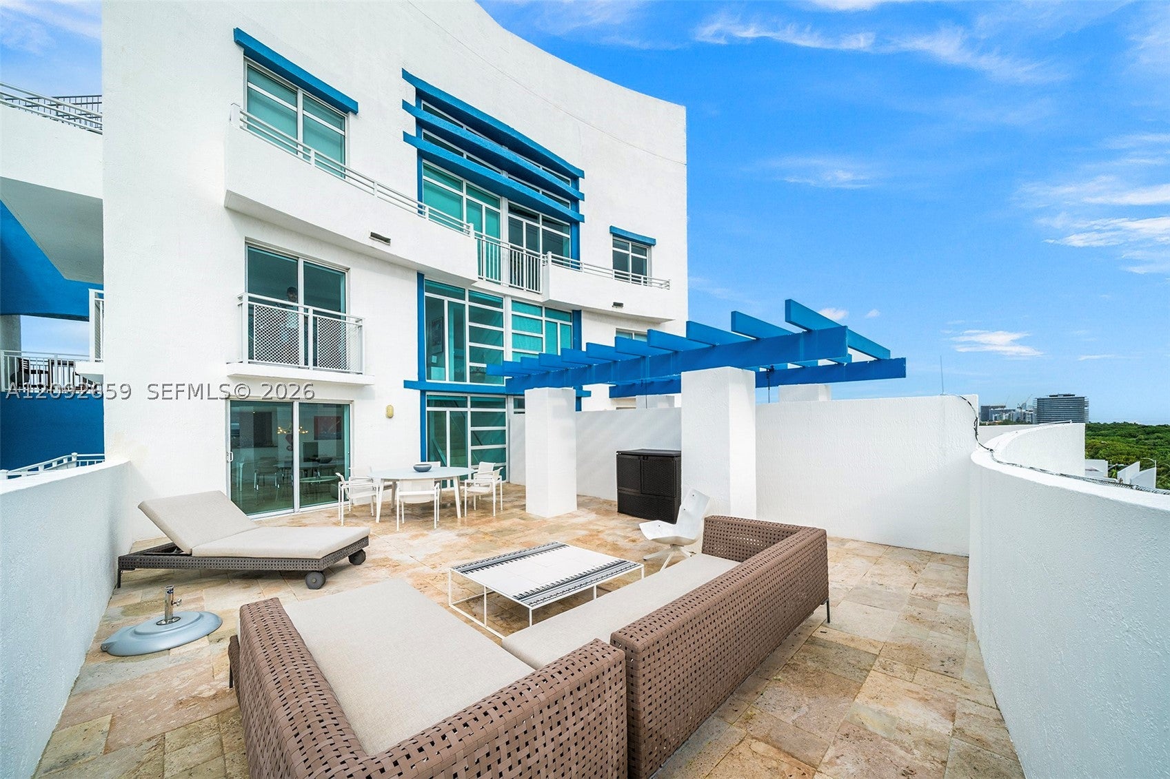 7600 Collins Ave 1012, Miami Beach, FL, 33141/$1,325,000 1 7600 Collins Ave 1012