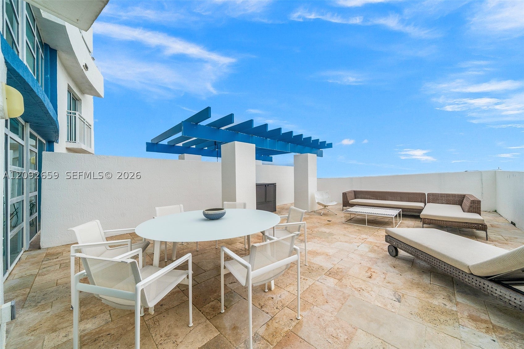 7600 Collins Ave 1012, Miami Beach, FL, 33141/$1,325,000 2 7600 Collins Ave 1012