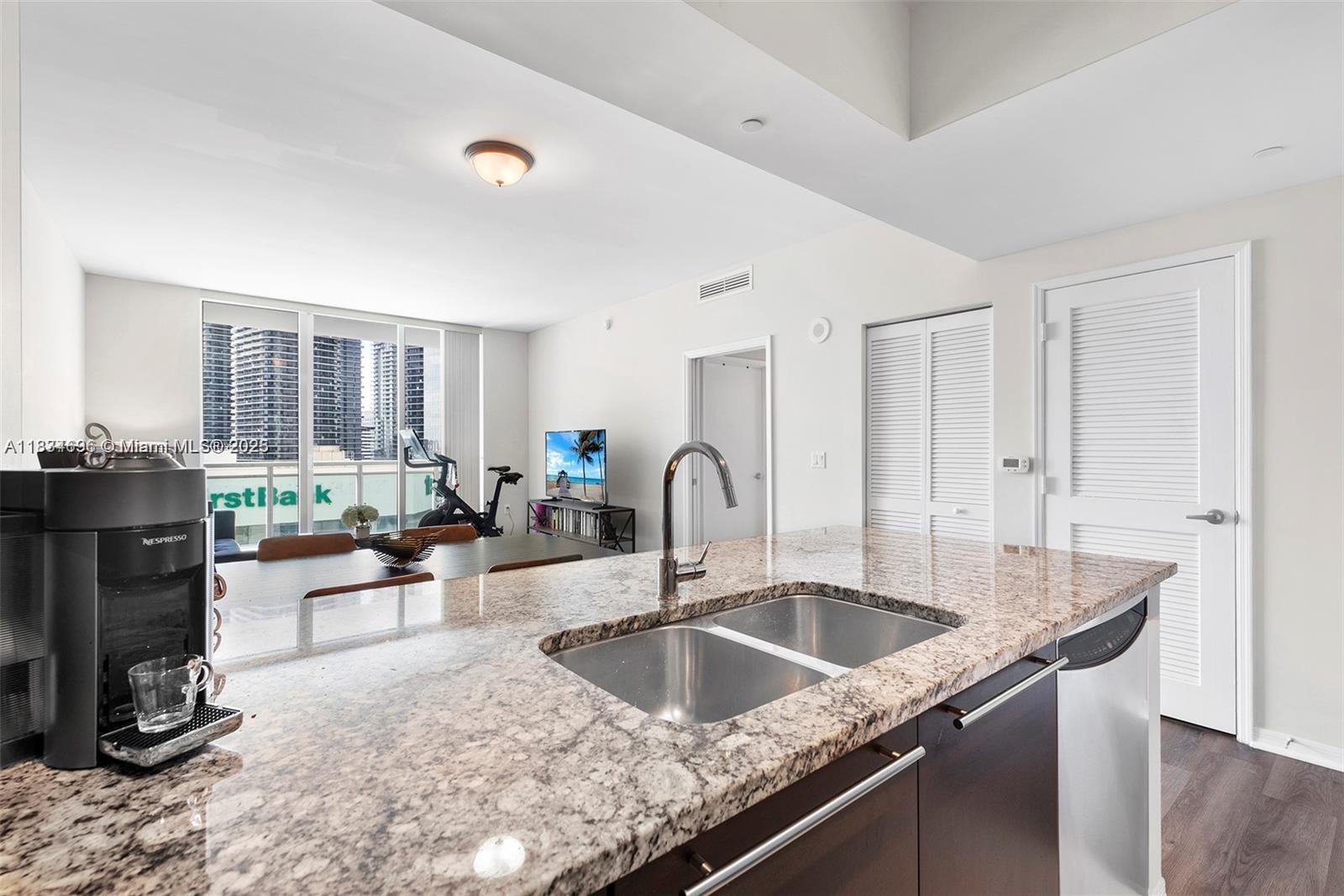 951 Brickell Ave 1903