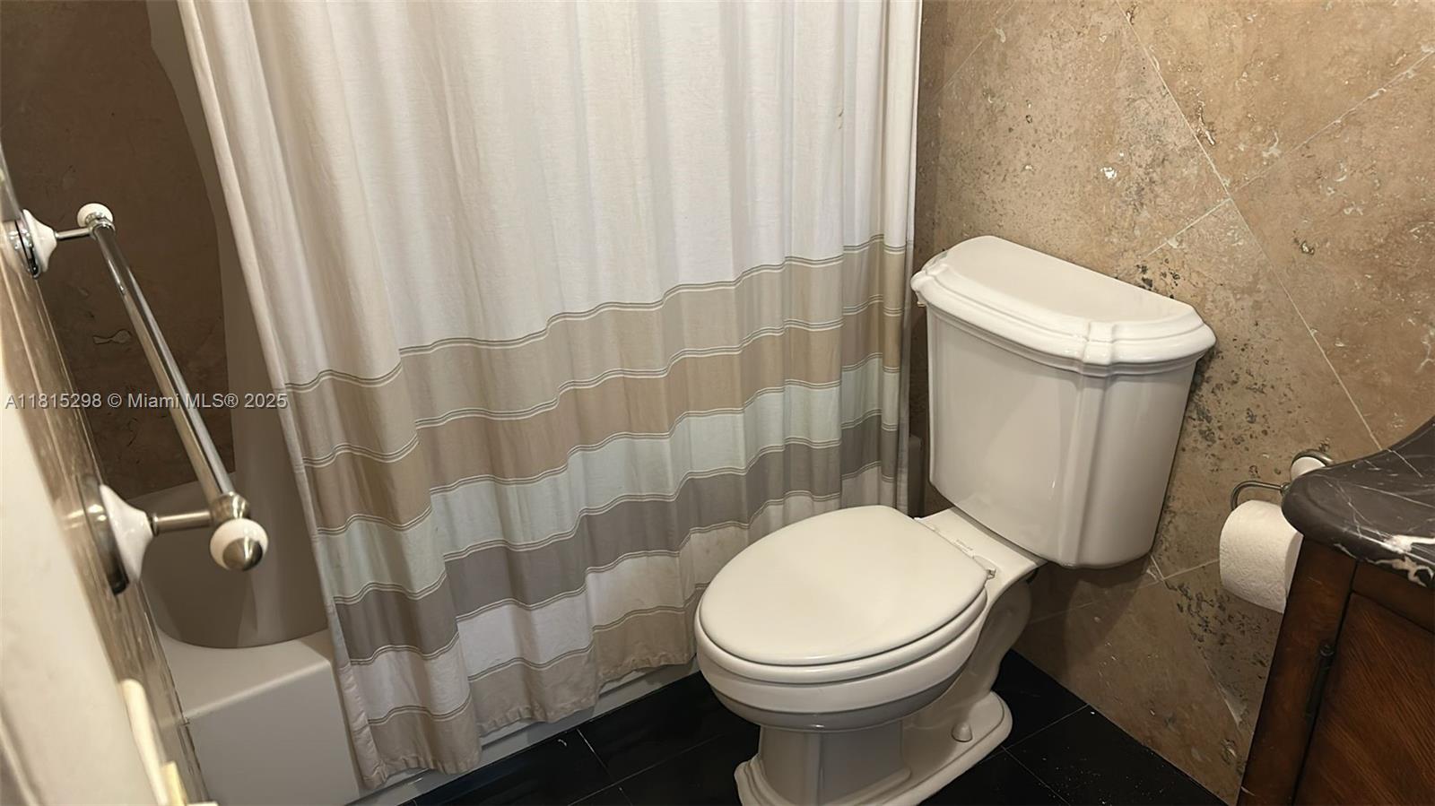 SUTTON HOUSE CONDO - Residential Lease