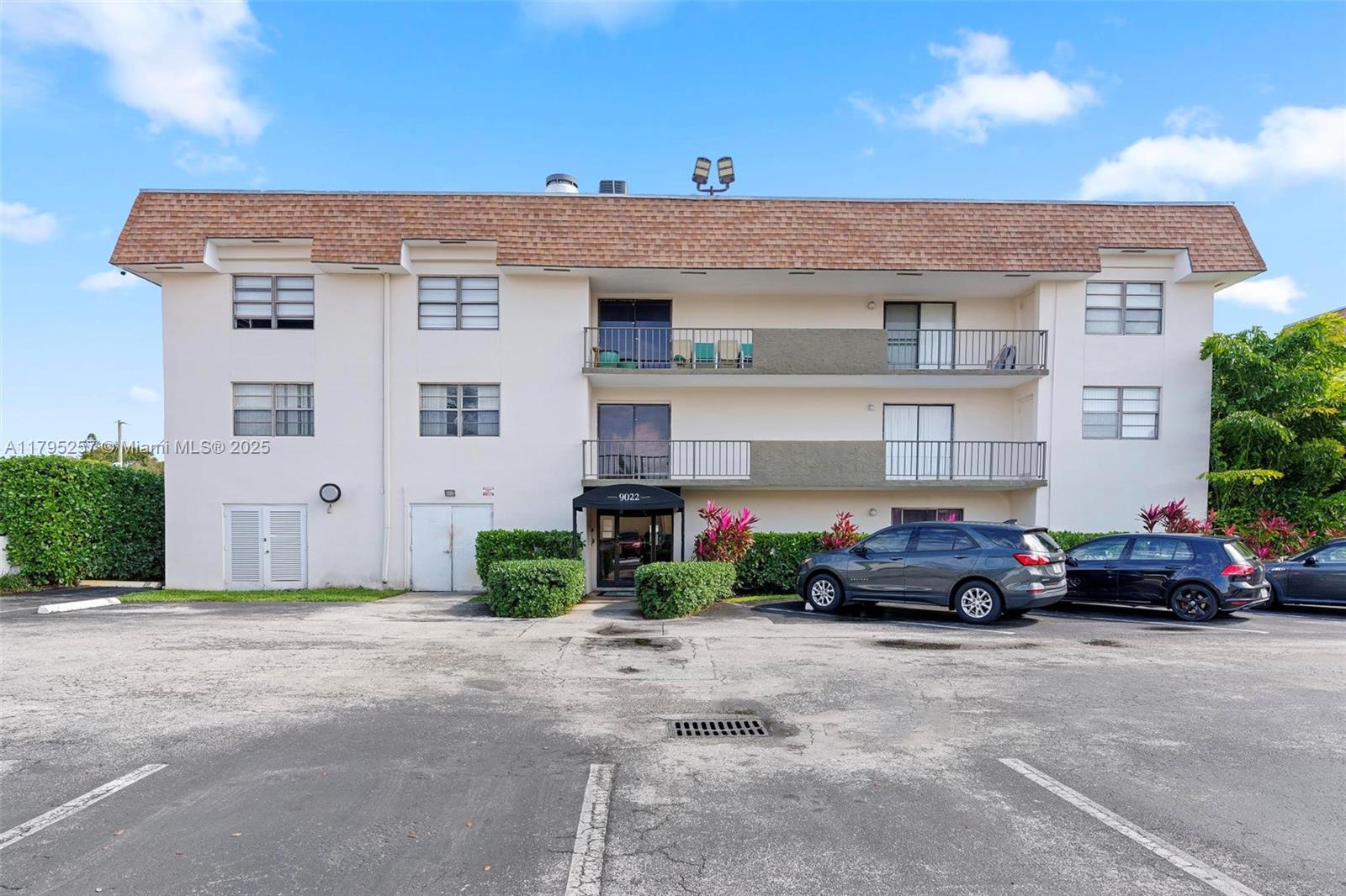 MIAMI SHORES CONDO - Residential Lease