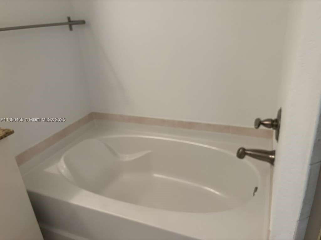 RADIUS CONDO - Residential Lease