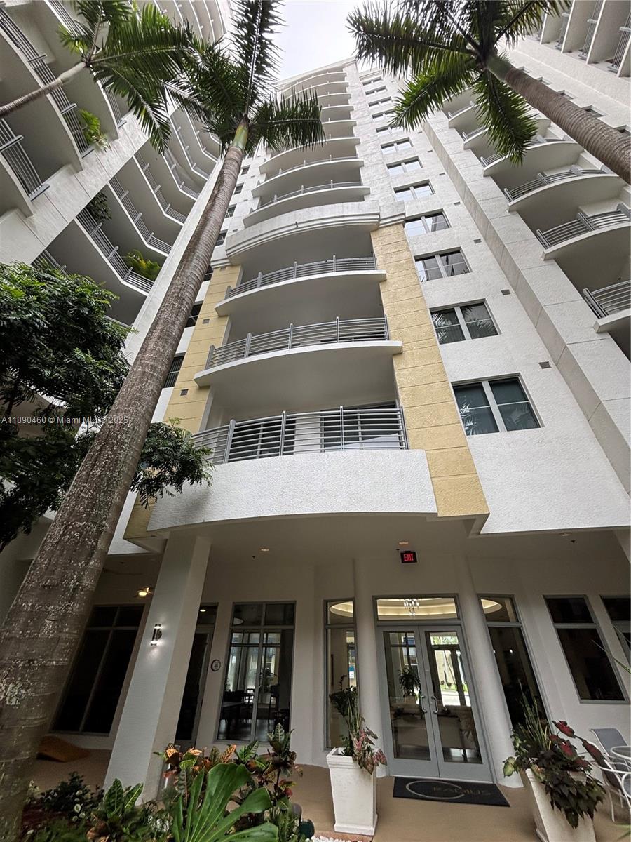 RADIUS CONDO - Residential Lease