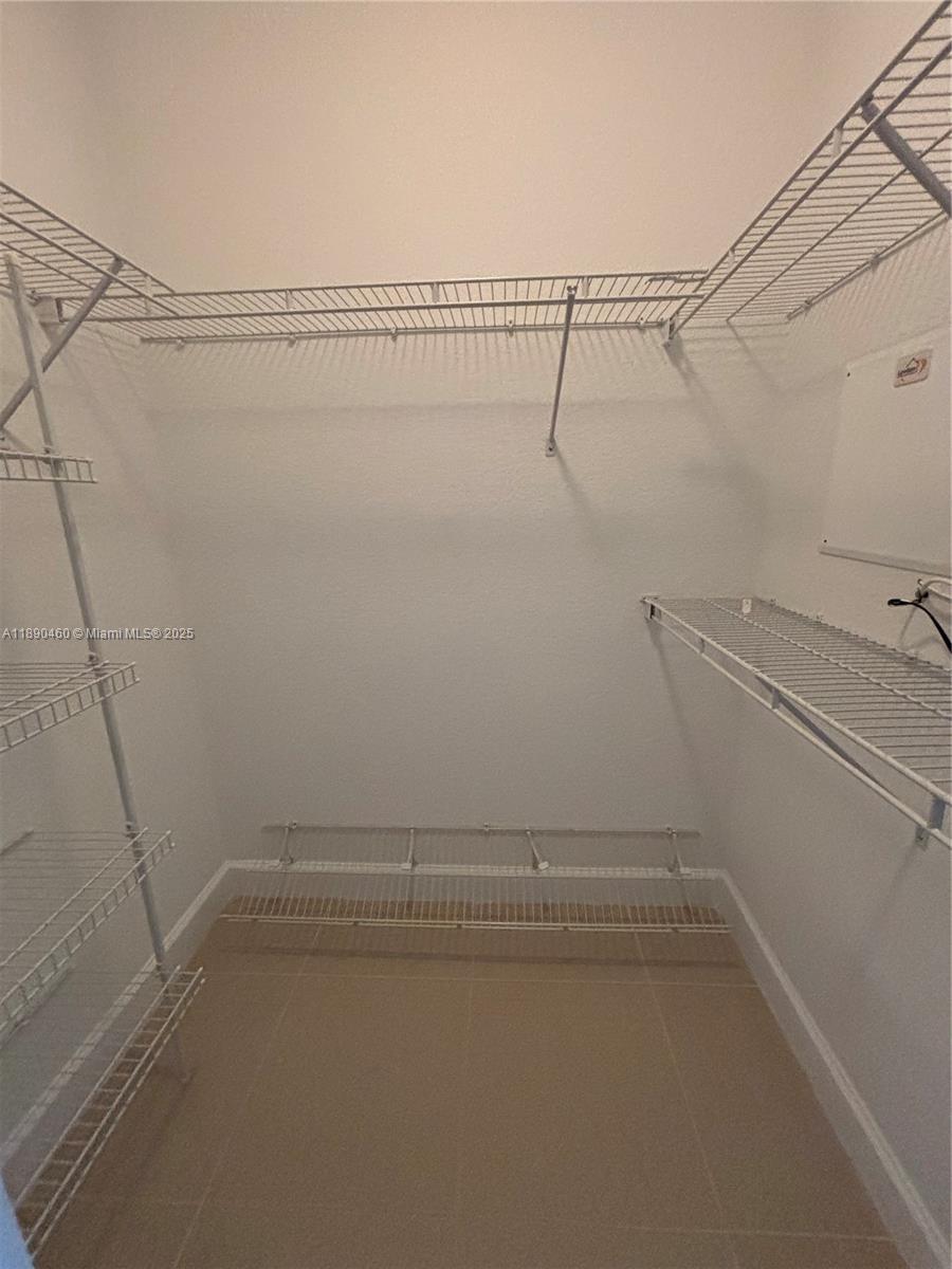 RADIUS CONDO - Residential Lease