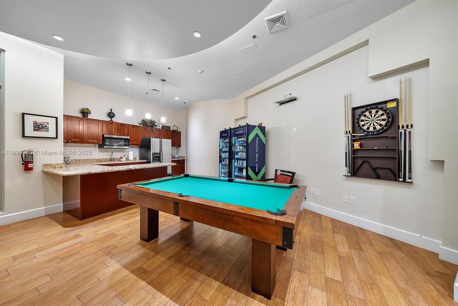 RADIUS CONDO - Residential Lease